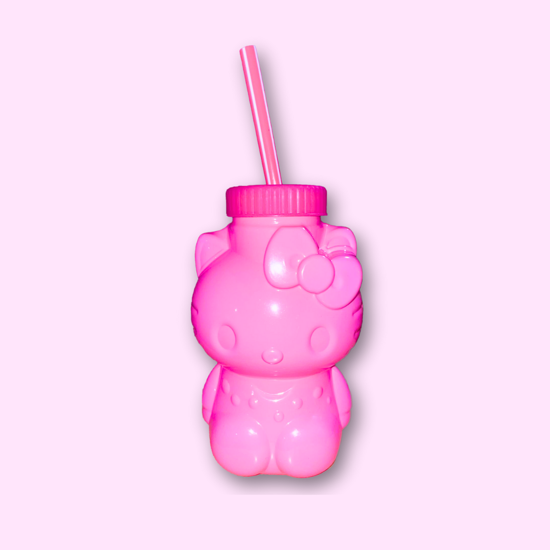 kitty with straw