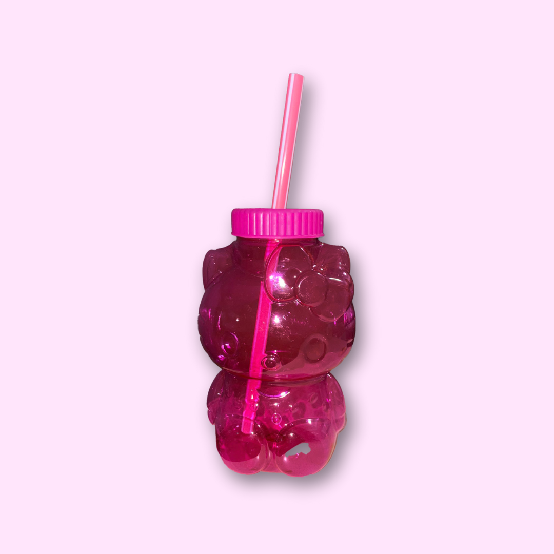 kitty with straw